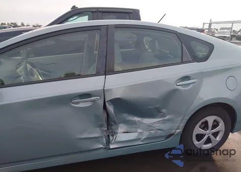 2013 Toyota Prius Two из США, поврежденный, VIN JTDKN3DU2D1645984